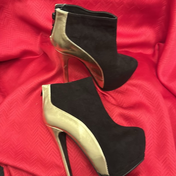 Georgia 6” Platform Boot size 7 Black - Picture 3 of 4